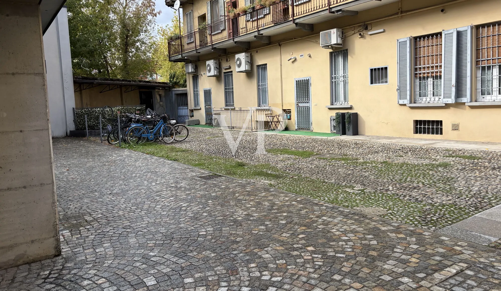 Exclusivo loft en excelente estado con entrada independiente y terraza - zona Fondazione Prada