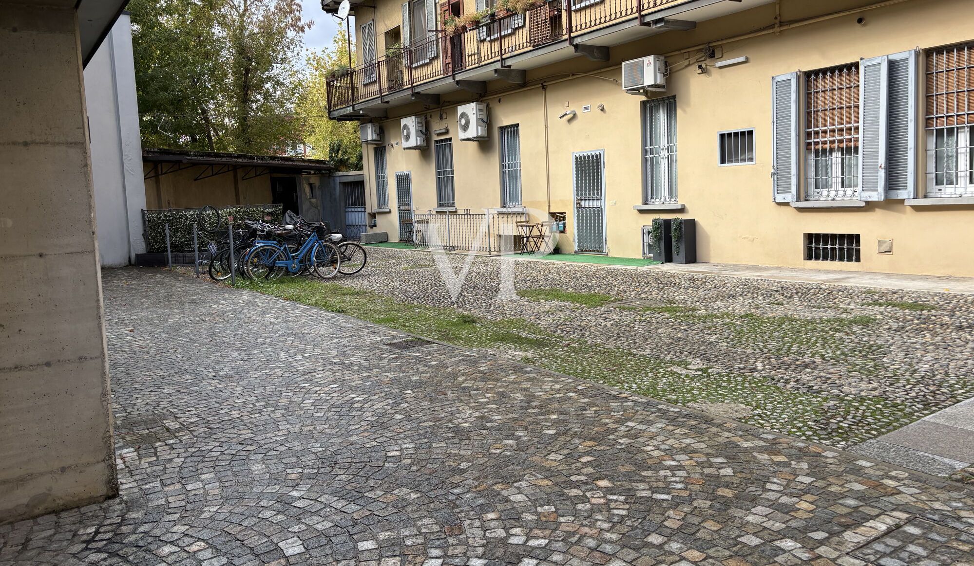 Exklusives Loft in ausgezeichnetem Zustand mit separatem Eingang und Terrasse - Gegend Fondazione Prada