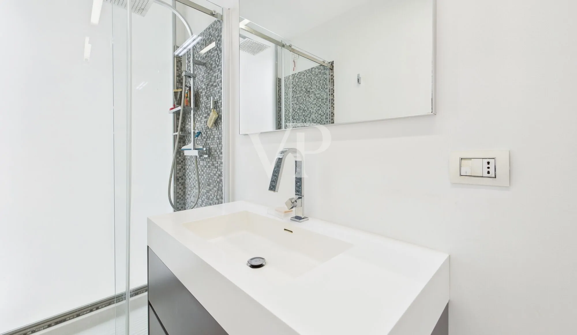 Exclusivo loft en excelente estado con entrada independiente y terraza - zona Fondazione Prada