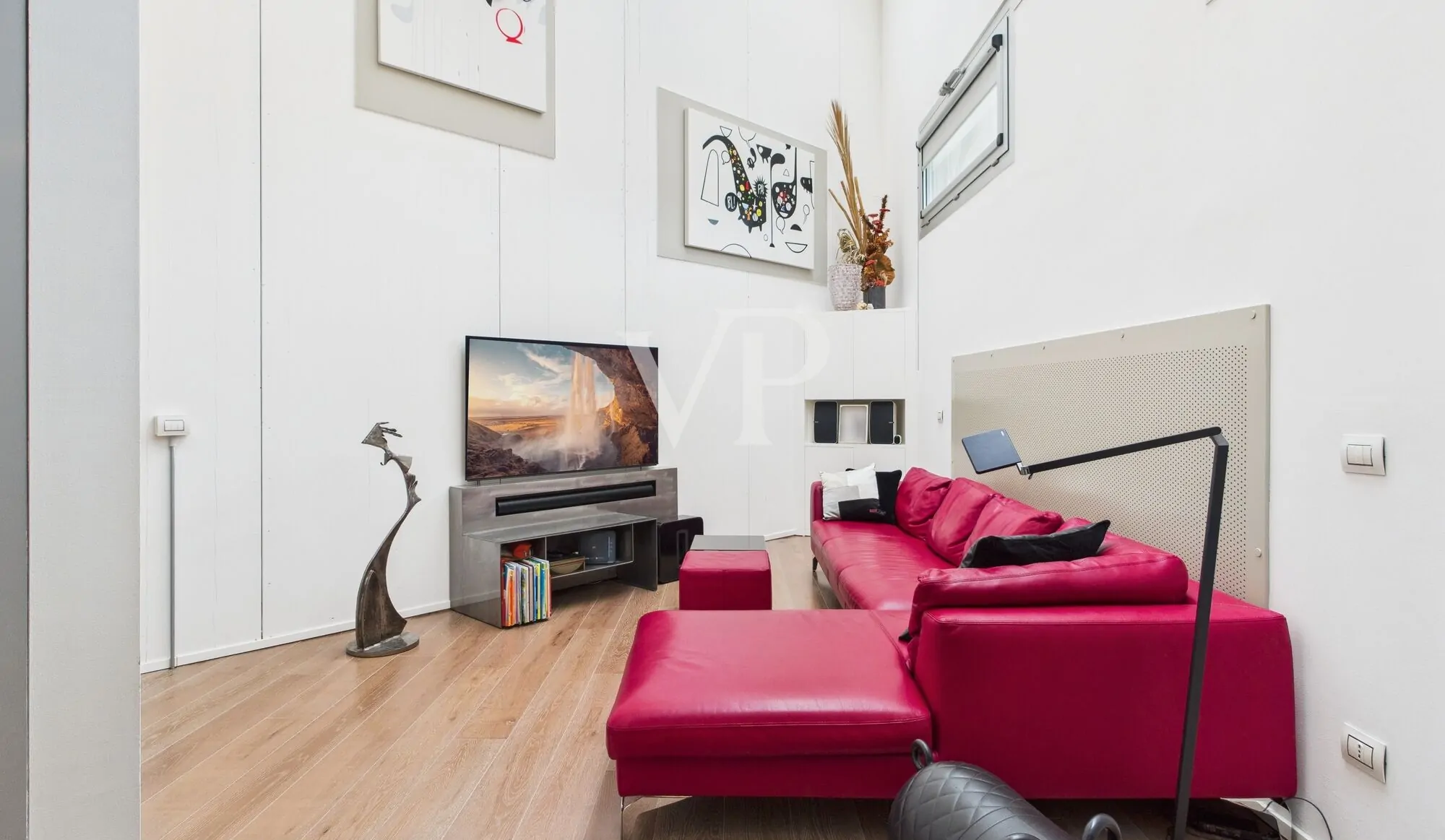 Exclusivo loft en excelente estado con entrada independiente y terraza - zona Fondazione Prada