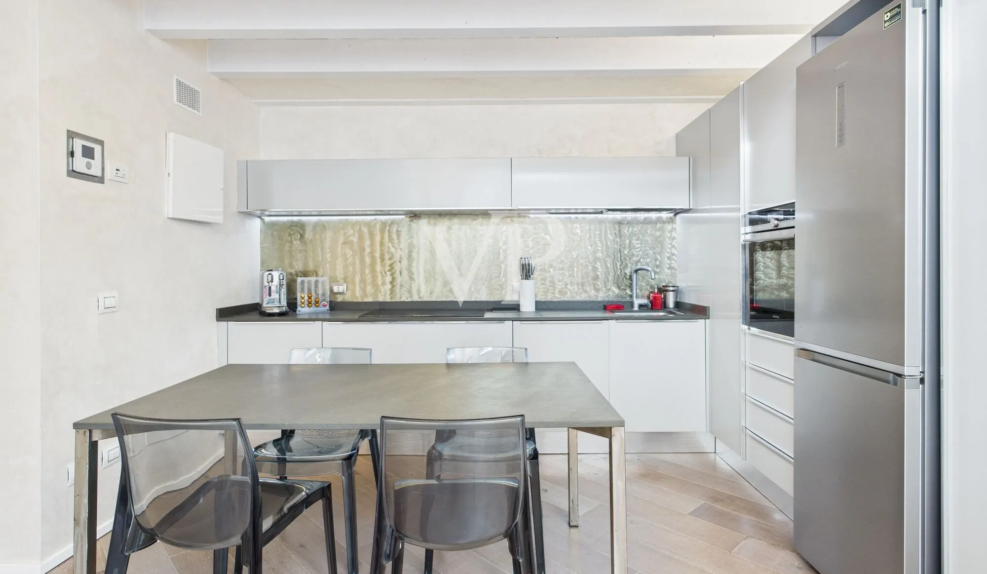 Exclusivo loft en excelente estado con entrada independiente y terraza - zona Fondazione Prada