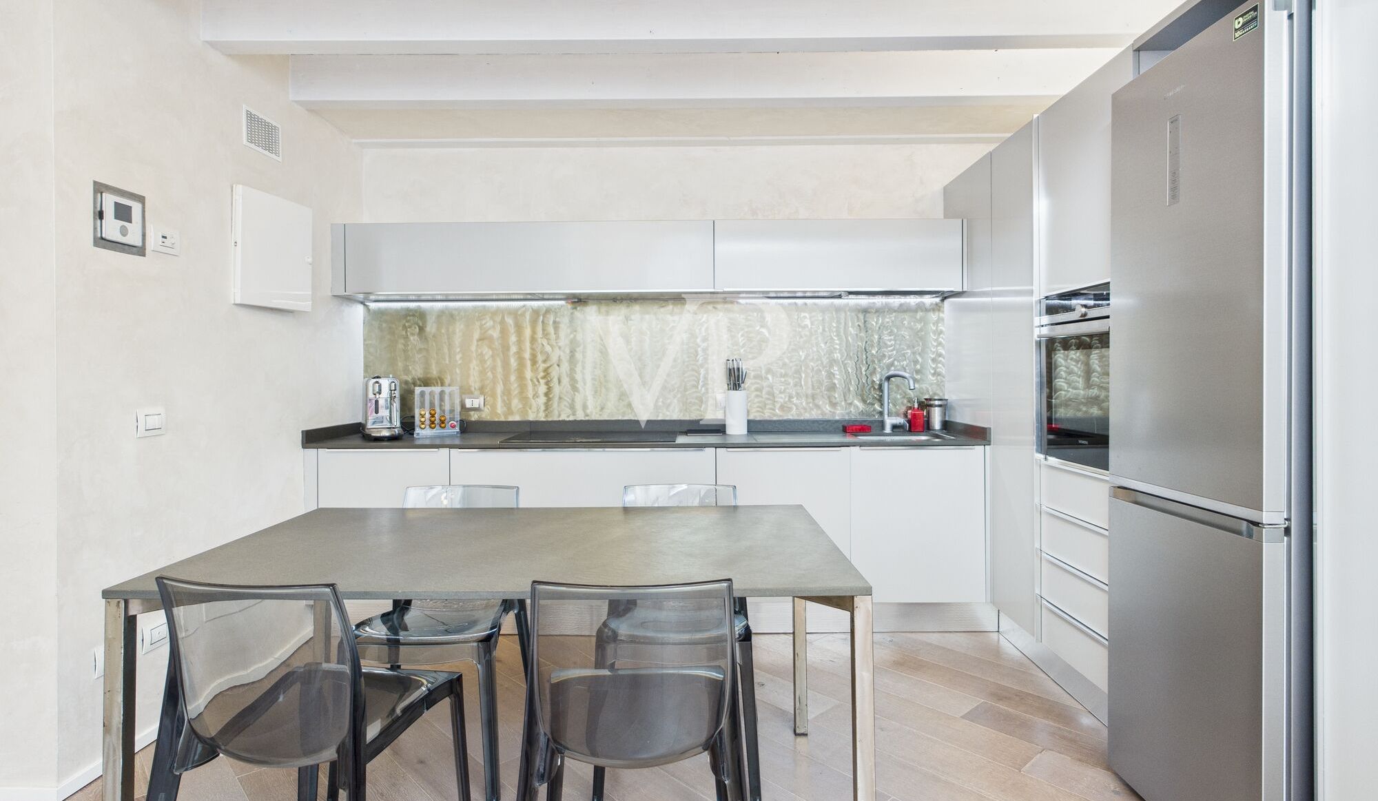 Exklusives Loft in ausgezeichnetem Zustand mit separatem Eingang und Terrasse - Gegend Fondazione Prada