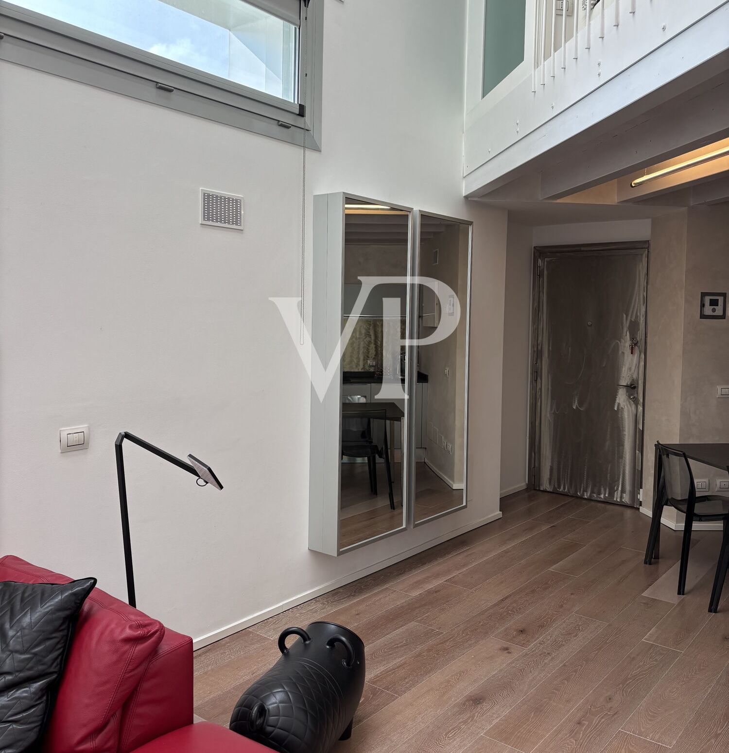 Exklusives Loft in ausgezeichnetem Zustand mit separatem Eingang und Terrasse - Gegend Fondazione Prada
