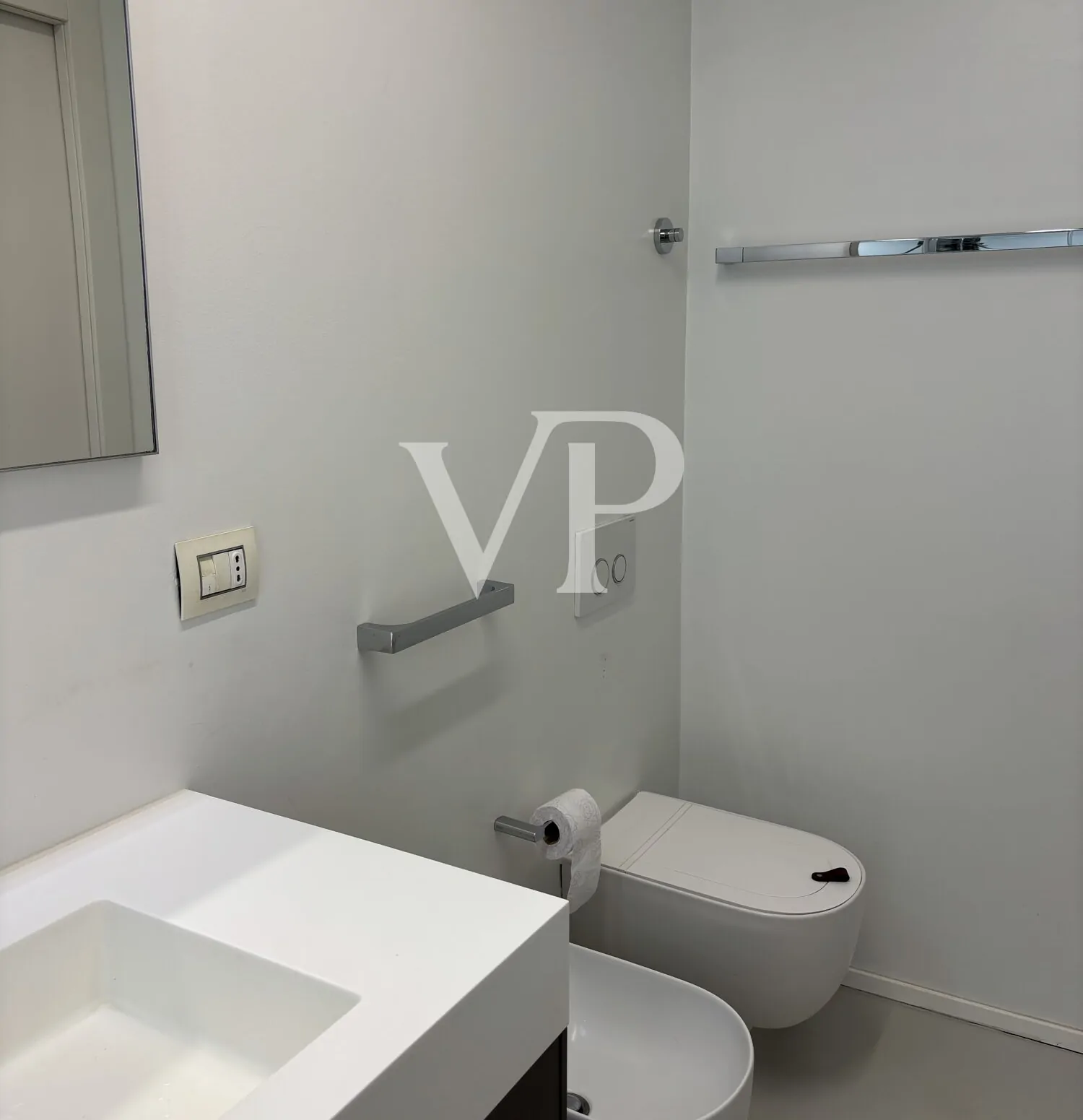 Exclusivo loft en excelente estado con entrada independiente y terraza - zona Fondazione Prada