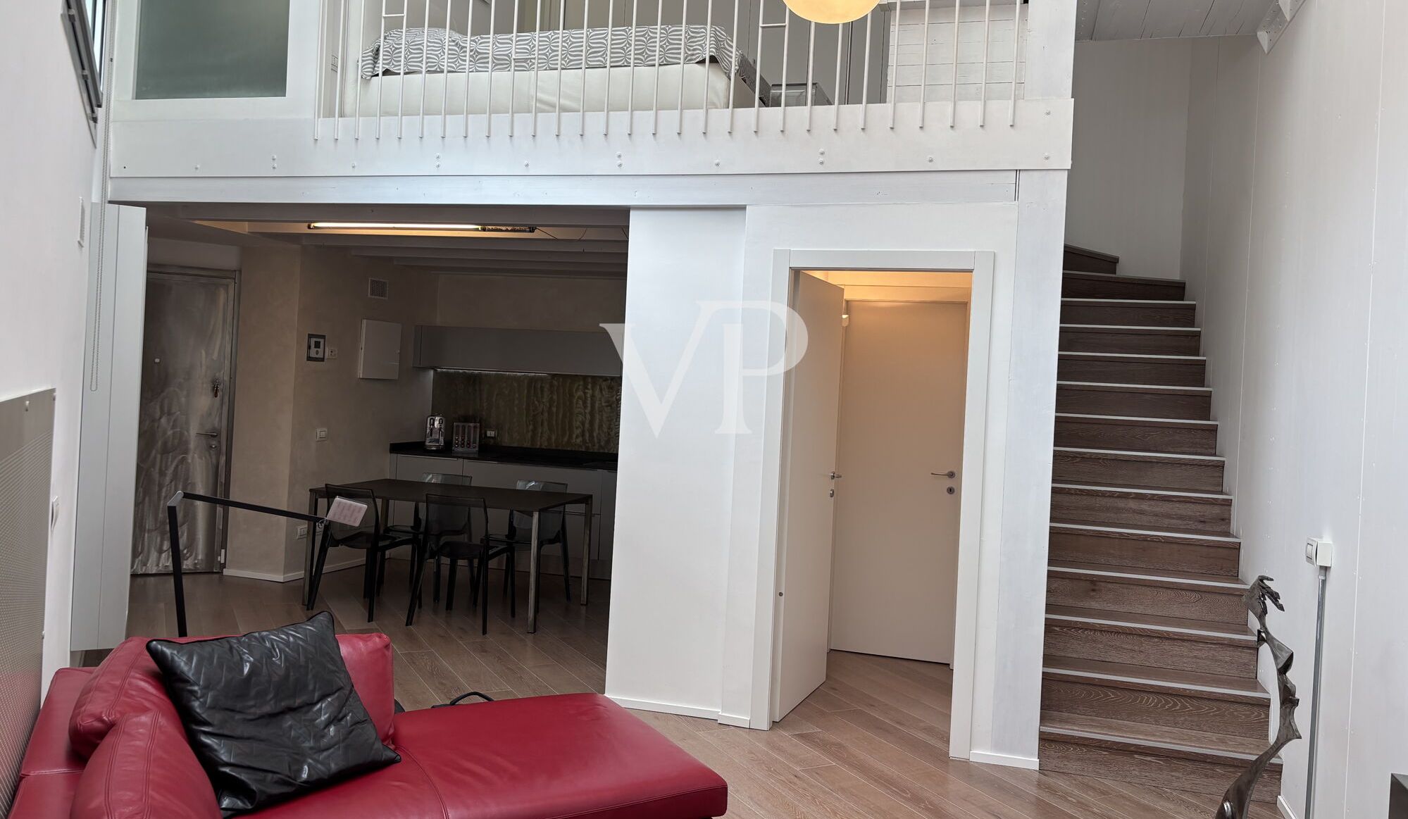 Exklusives Loft in ausgezeichnetem Zustand mit separatem Eingang und Terrasse - Gegend Fondazione Prada