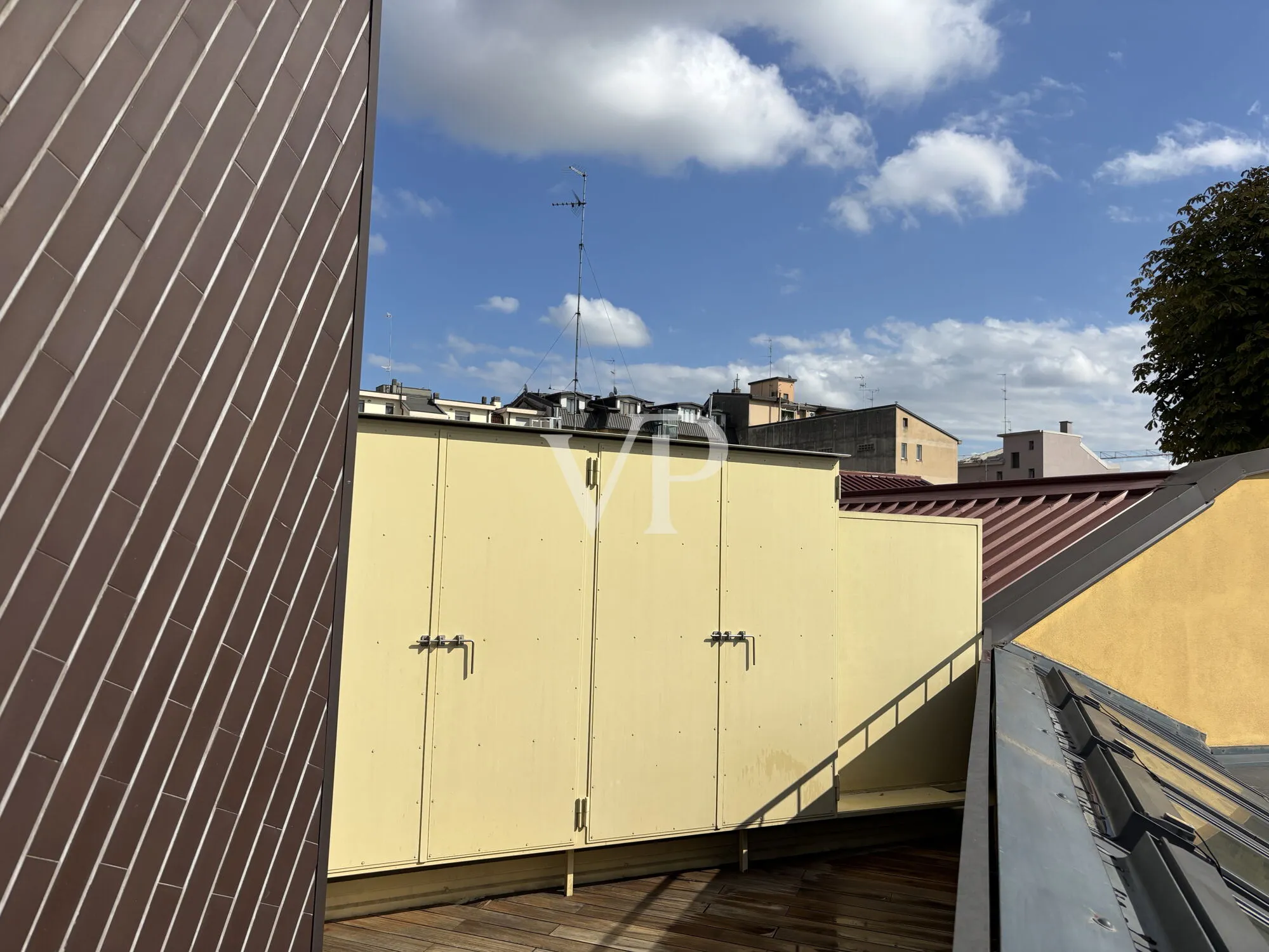 Exklusives Loft in ausgezeichnetem Zustand mit separatem Eingang und Terrasse - Gegend Fondazione Prada