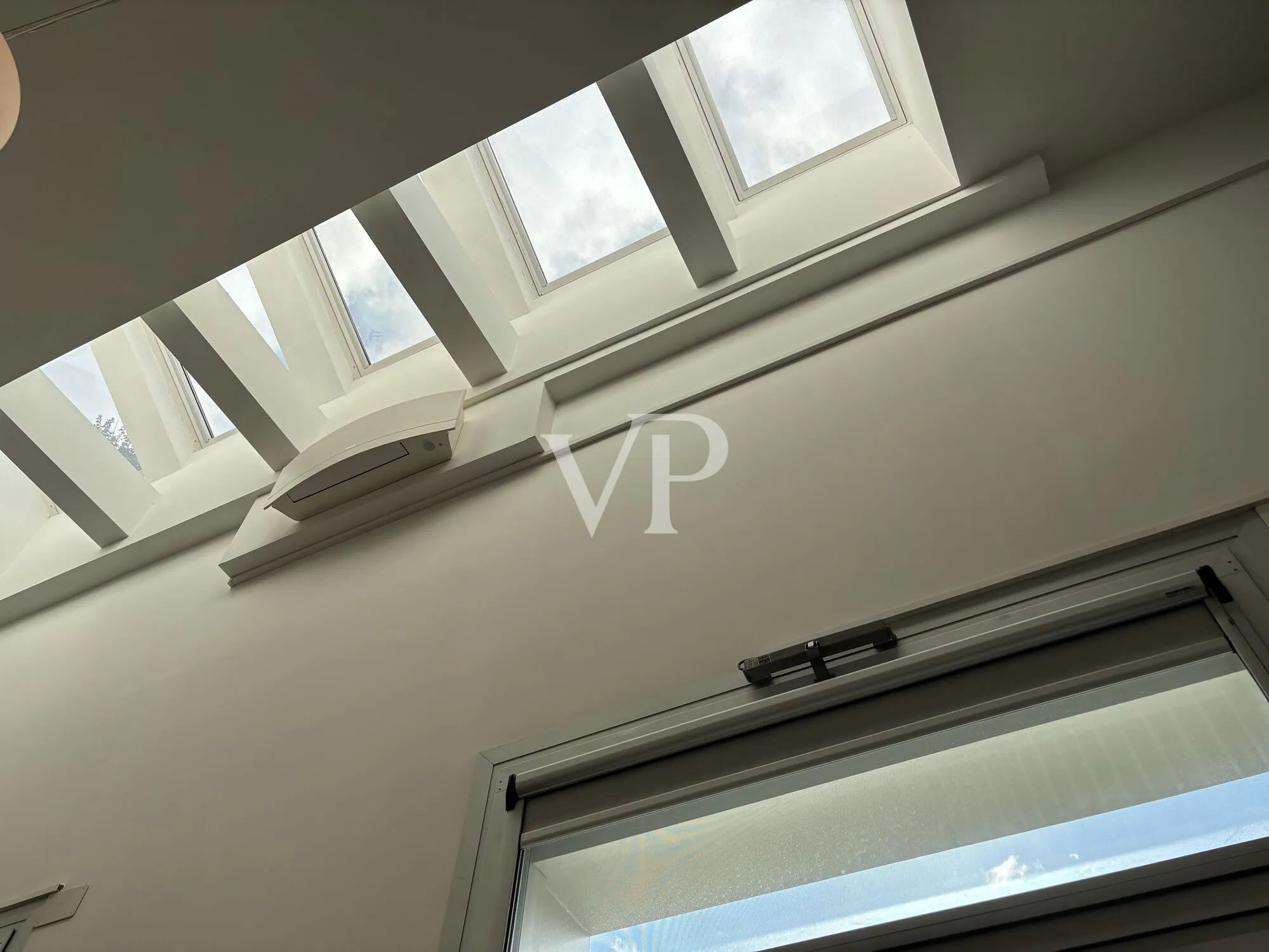 Exklusives Loft in ausgezeichnetem Zustand mit separatem Eingang und Terrasse - Gegend Fondazione Prada