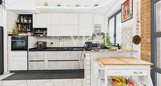 von_poll_real_estate_property_IT252942460_image_61