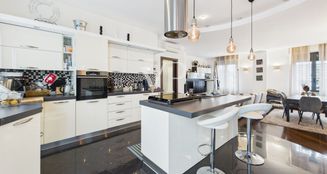 von_poll_real_estate_property_IT252942460_image_40