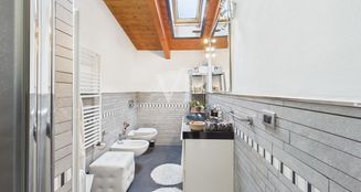 von_poll_real_estate_property_IT252942460_image_16