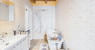 von_poll_real_estate_property_IT252942460_image_10