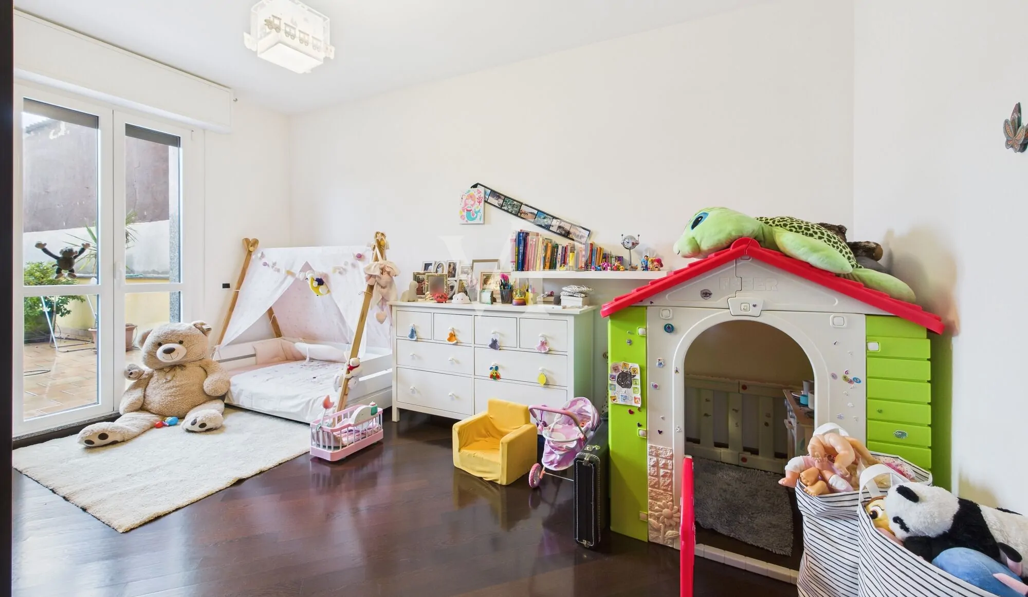 camera 3  con uscita terrazzo