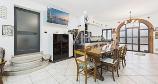 von_poll_real_estate_property_IT252942460_image_59