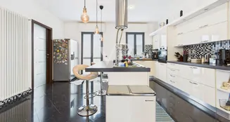 von_poll_real_estate_property_IT252942460_image_38