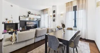 von_poll_real_estate_property_IT252942460_image_0