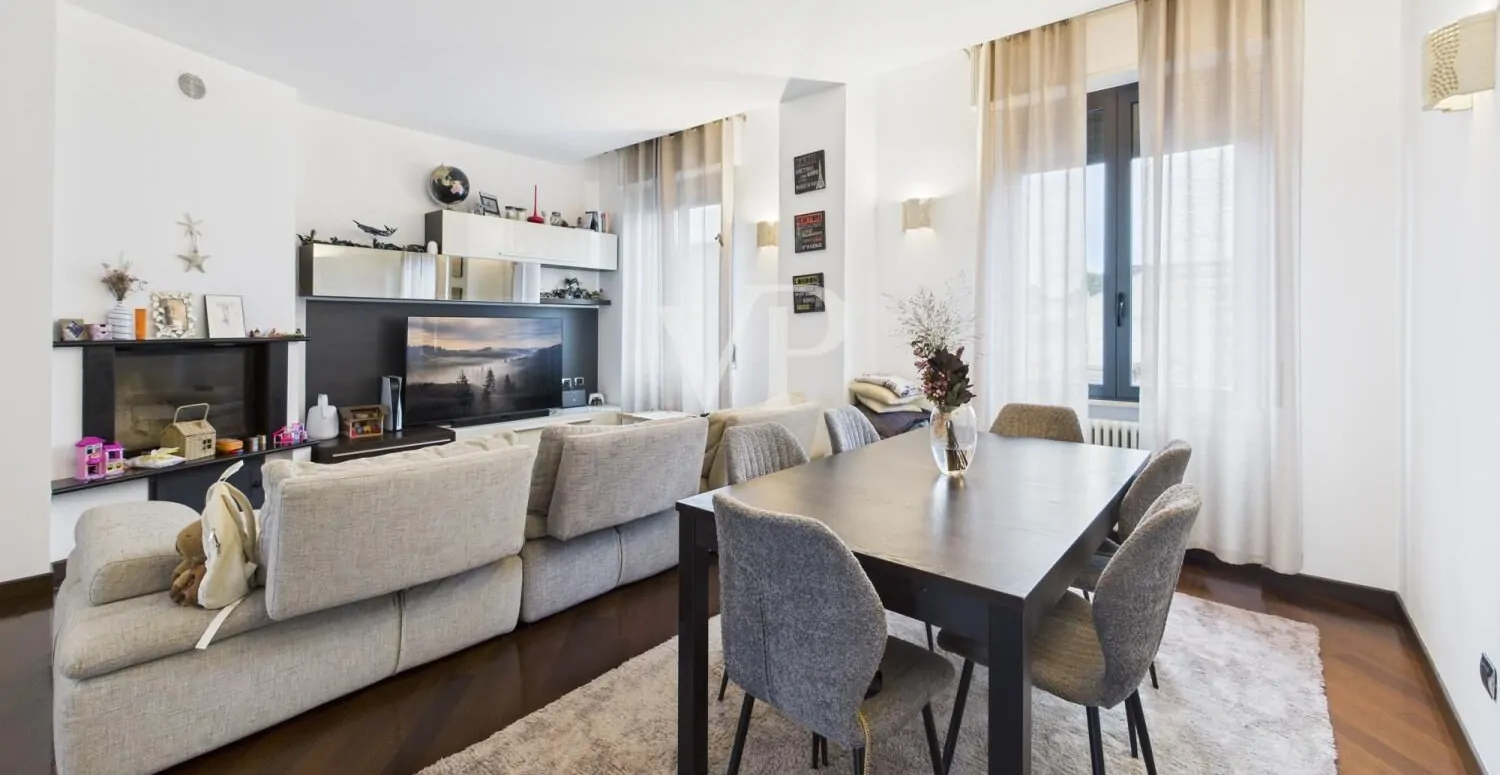 Adosado plurifamiliar compuesto por 3 viviendas independientes