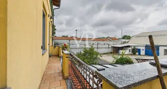 von_poll_real_estate_property_IT252942460_image_48