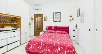 von_poll_real_estate_property_IT252942460_image_64