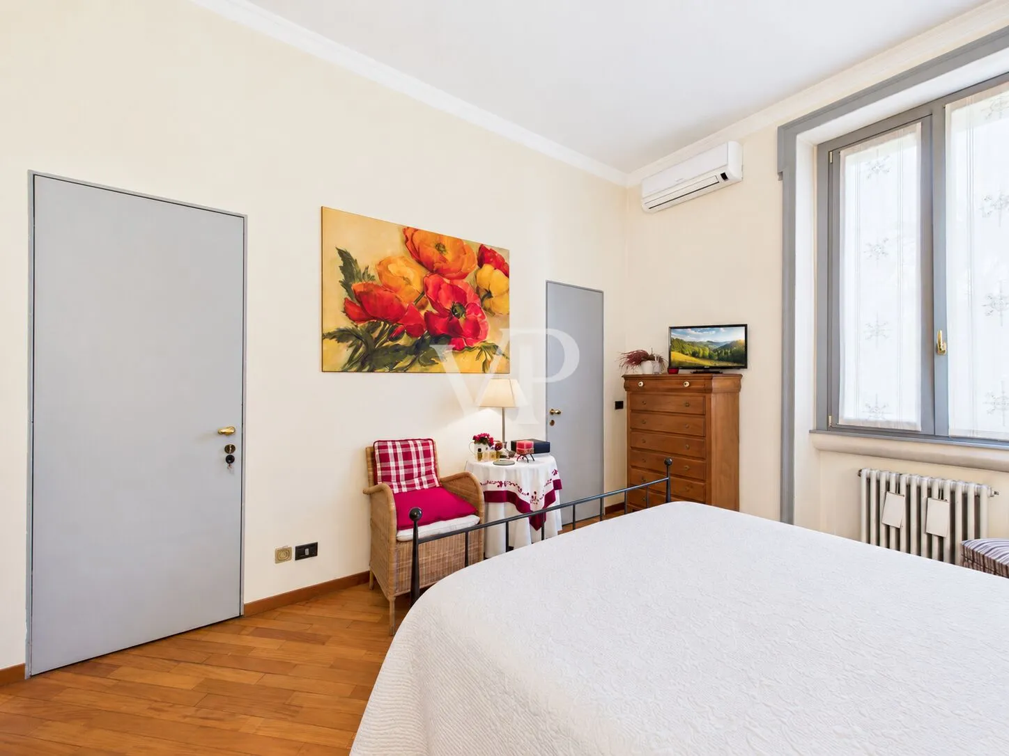 Camera con bagno en suite e cabina armadio