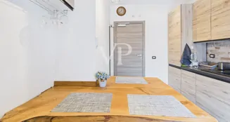 von_poll_real_estate_property_IT252942473_image_6