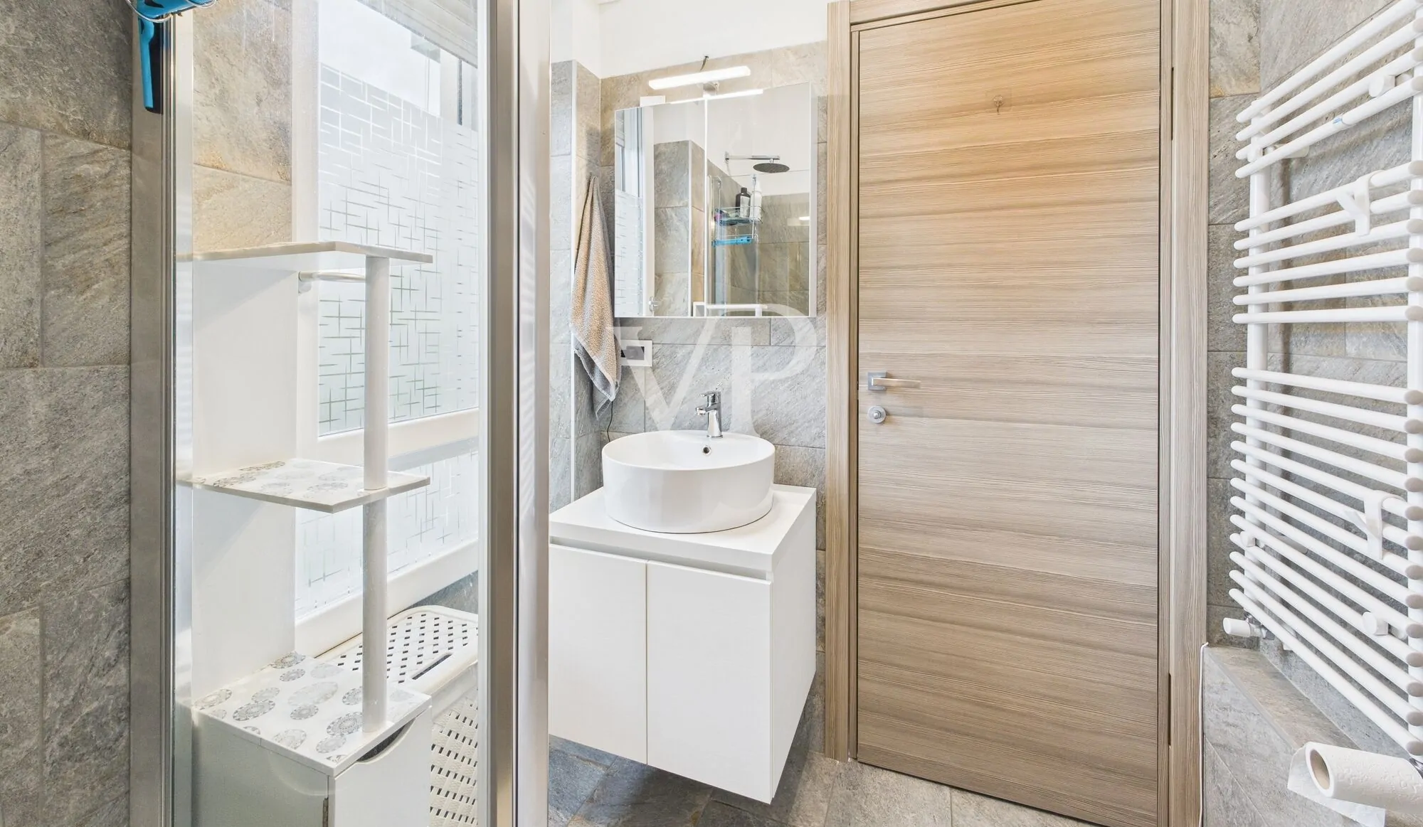 BAGNO SECONDARIO SUITE / SOGGIORNO