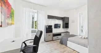 von_poll_real_estate_property_IT252942473_image_45