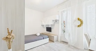 von_poll_real_estate_property_IT252942473_image_58