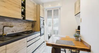 von_poll_real_estate_property_IT252942473_image_0