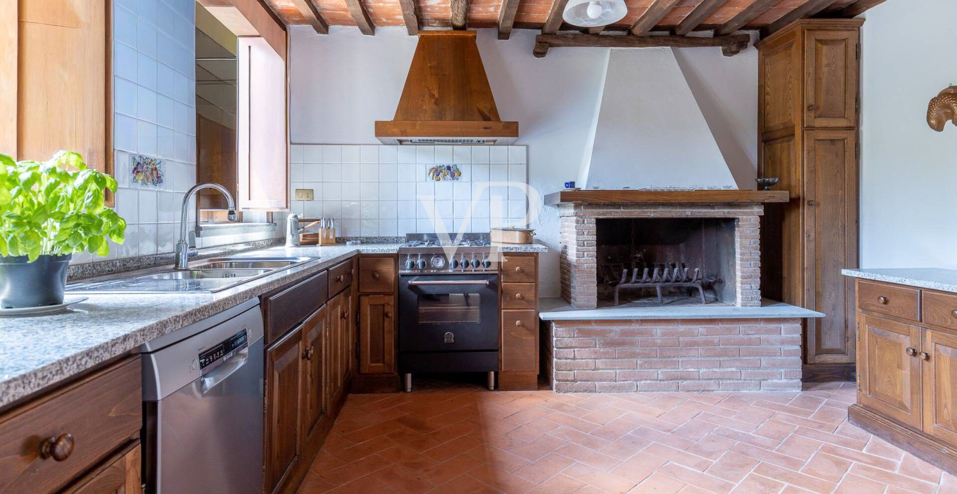 Bellissimo casale rustico in ottime condizioni