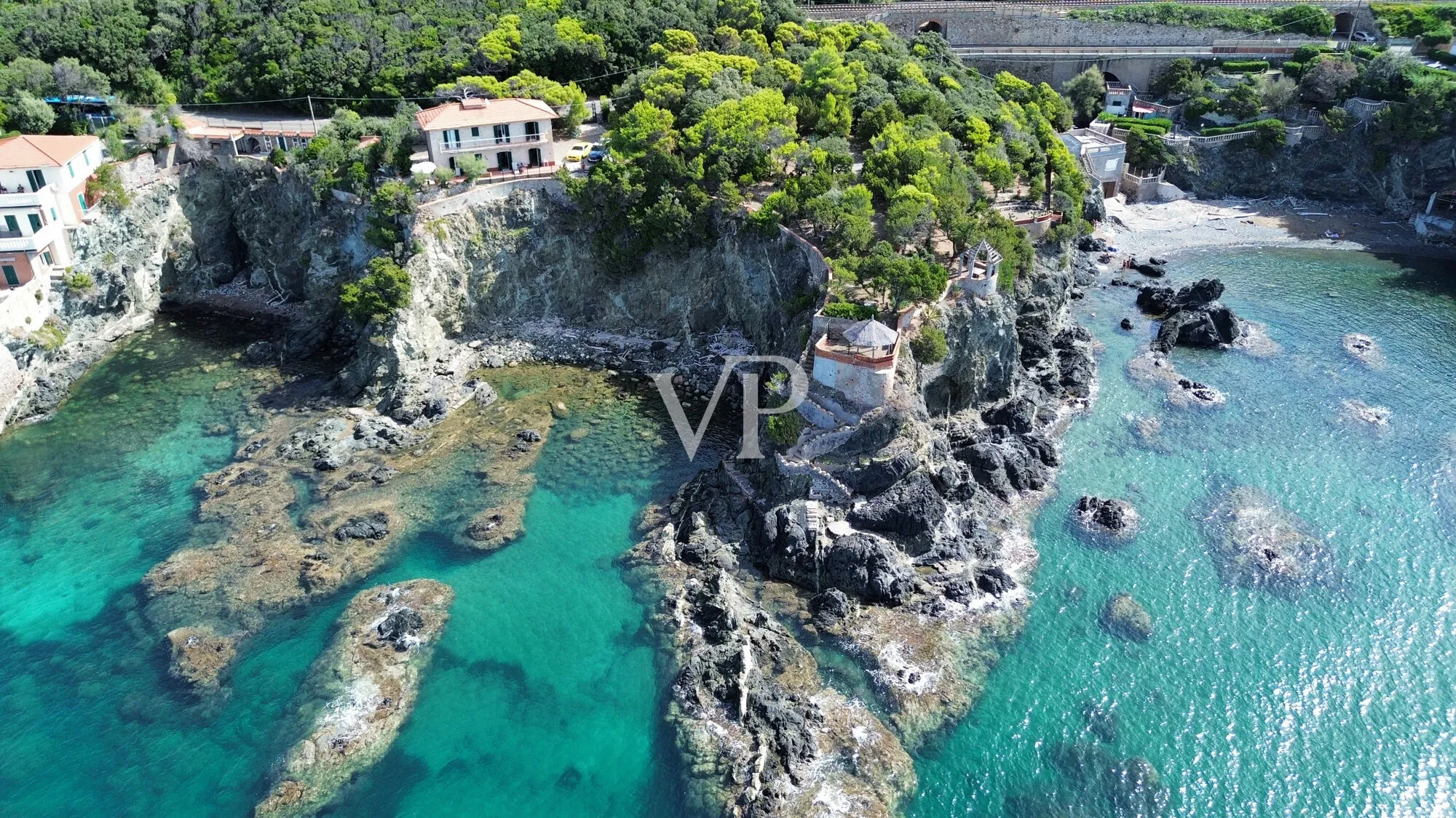 Harmony, light and the sea: the beauty of feeling at home