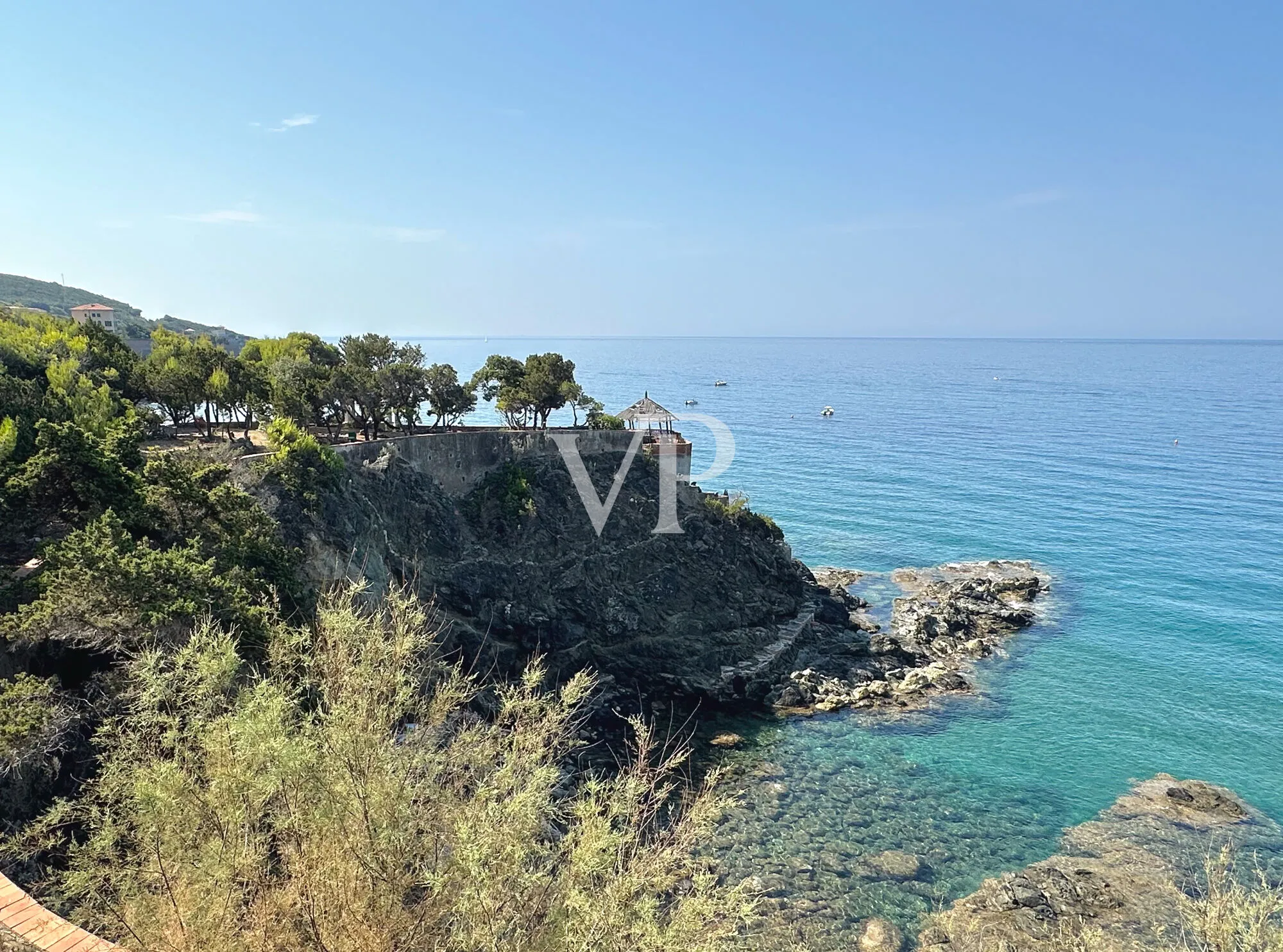 Harmony, light and the sea: the beauty of feeling at home