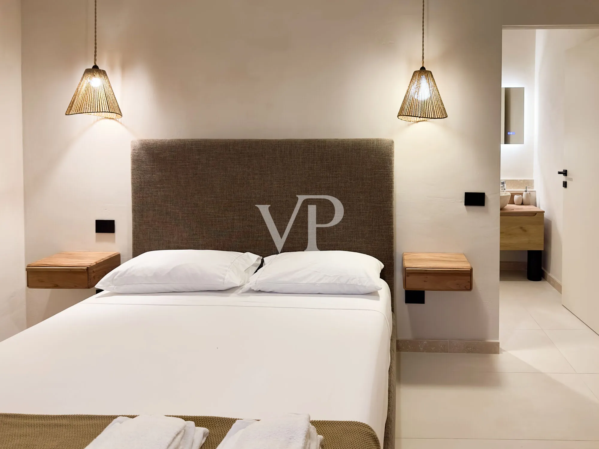 Harmony, light and the sea: the beauty of feeling at home