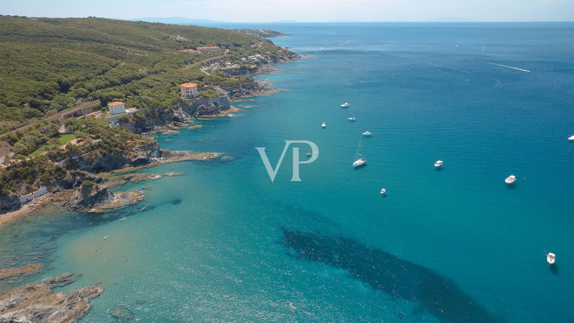 Harmony, light and the sea: the beauty of feeling at home