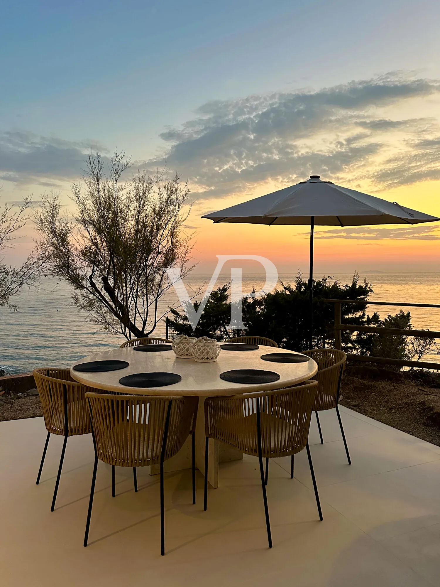 Harmony, light and the sea: the beauty of feeling at home