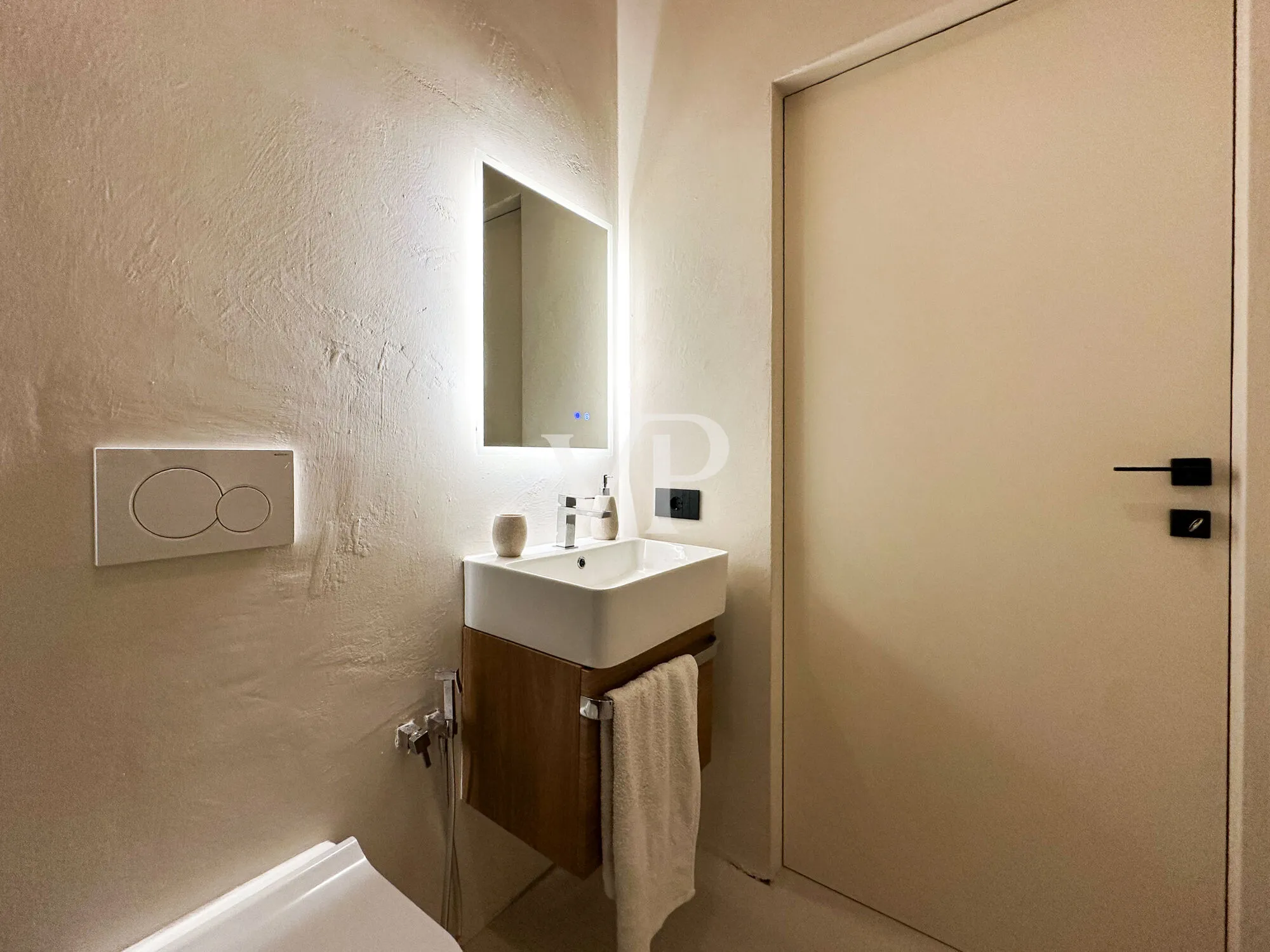 Harmony, light and the sea: the beauty of feeling at home