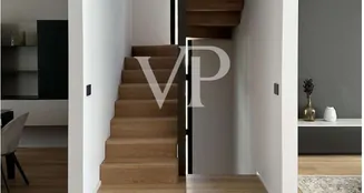 von_poll_real_estate_property_IT252942532_image_3