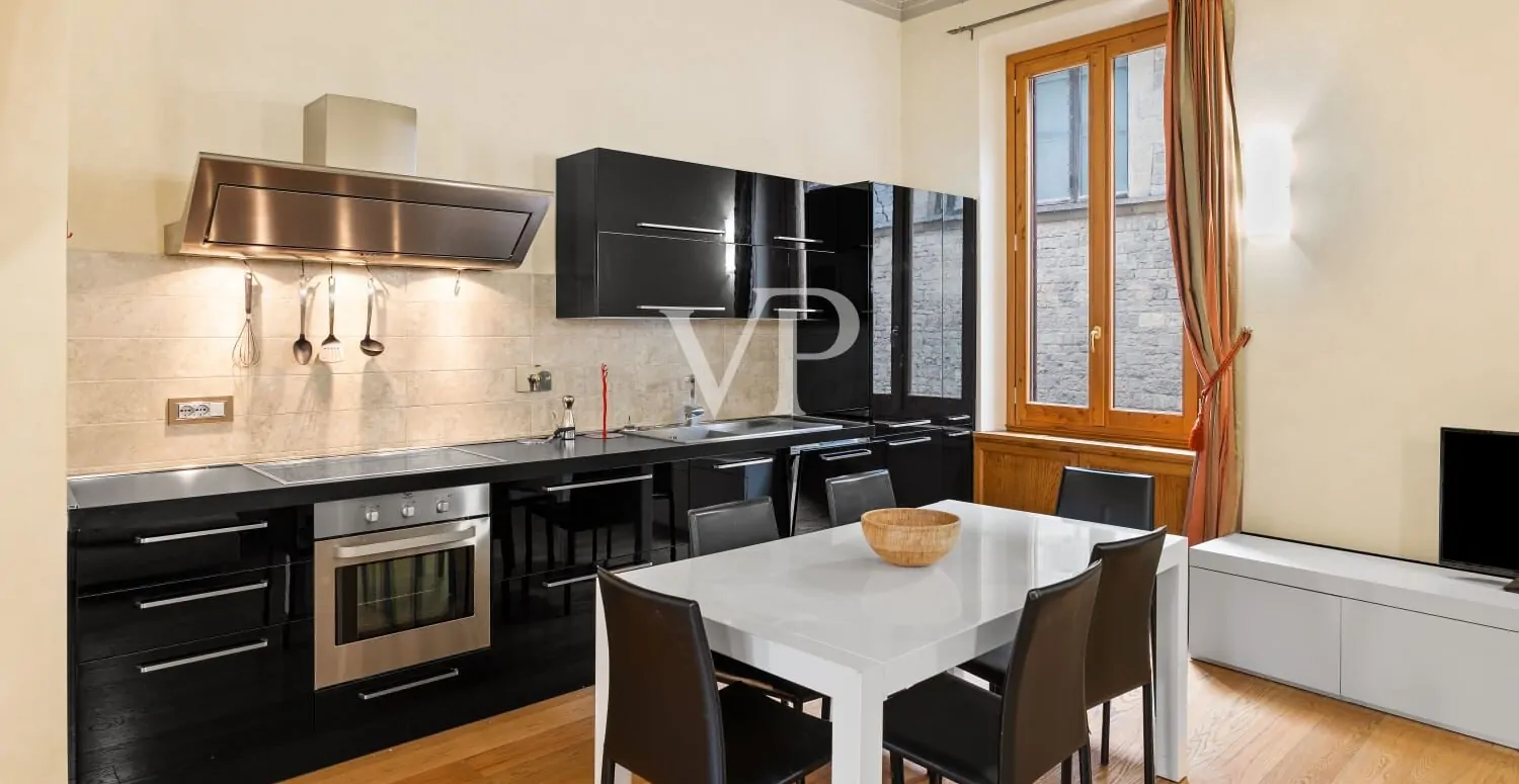 Wonderful apartment located in the prestigious setting of Piazza dei Mozzi in San Niccolò