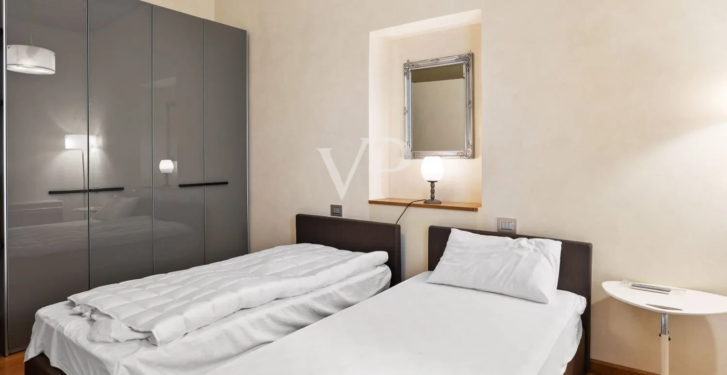 Wonderful apartment located in the prestigious setting of Piazza dei Mozzi in San Niccolò