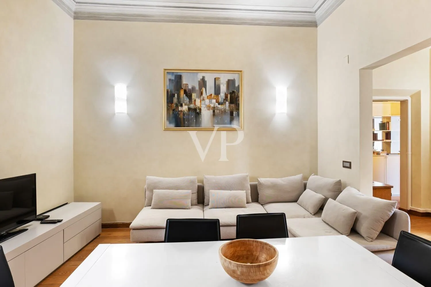 Wonderful apartment located in the prestigious setting of Piazza dei Mozzi in San Niccolò