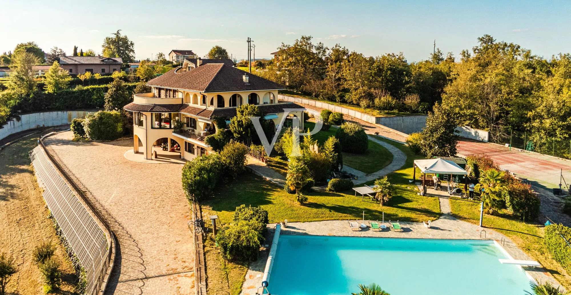 Luxuriöse Villa in den Hügeln des Monferrato