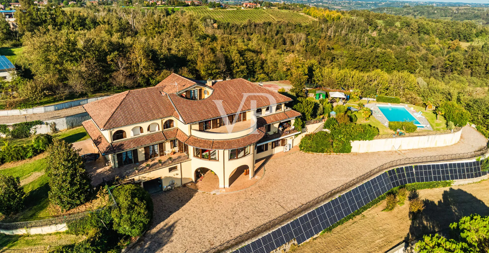 Luxuriöse Villa in den Hügeln des Monferrato