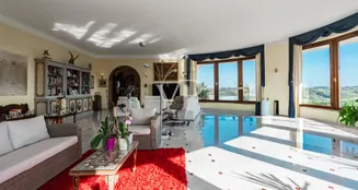 von_poll_real_estate_property_IT252942551_image_4