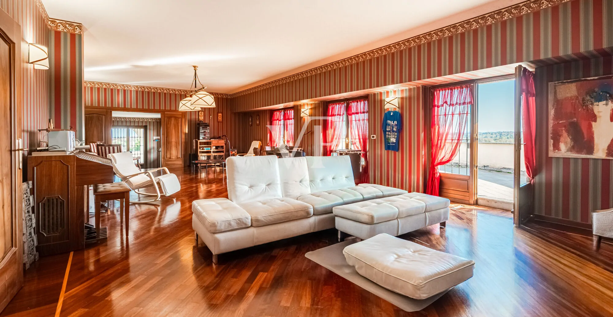 Luxuriöse Villa in den Hügeln des Monferrato