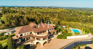 von_poll_real_estate_property_IT252942551_image_114