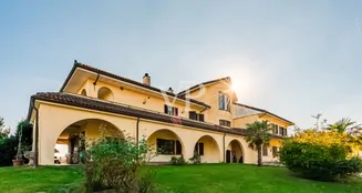 von_poll_real_estate_property_IT252942551_image_280