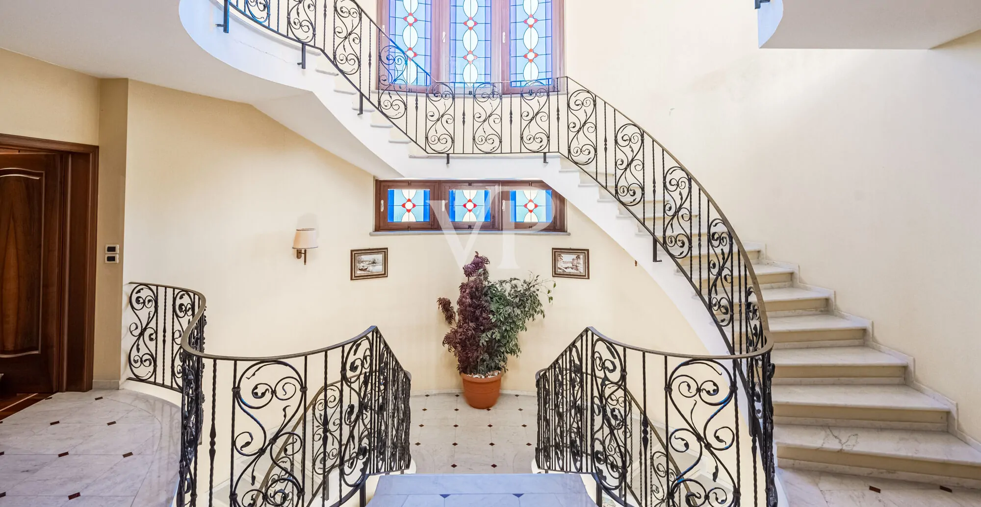 Luxuriöse Villa in den Hügeln des Monferrato