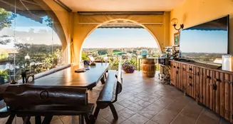 von_poll_real_estate_property_IT252942551_image_224