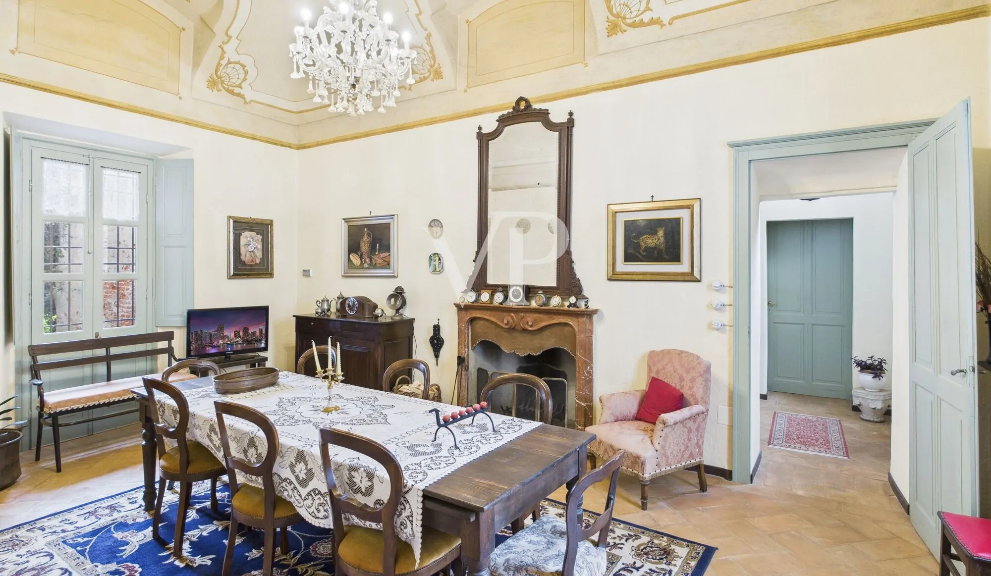 Maravilloso palacio histórico dentro de las murallas del castillo de Castellazzo Novarese