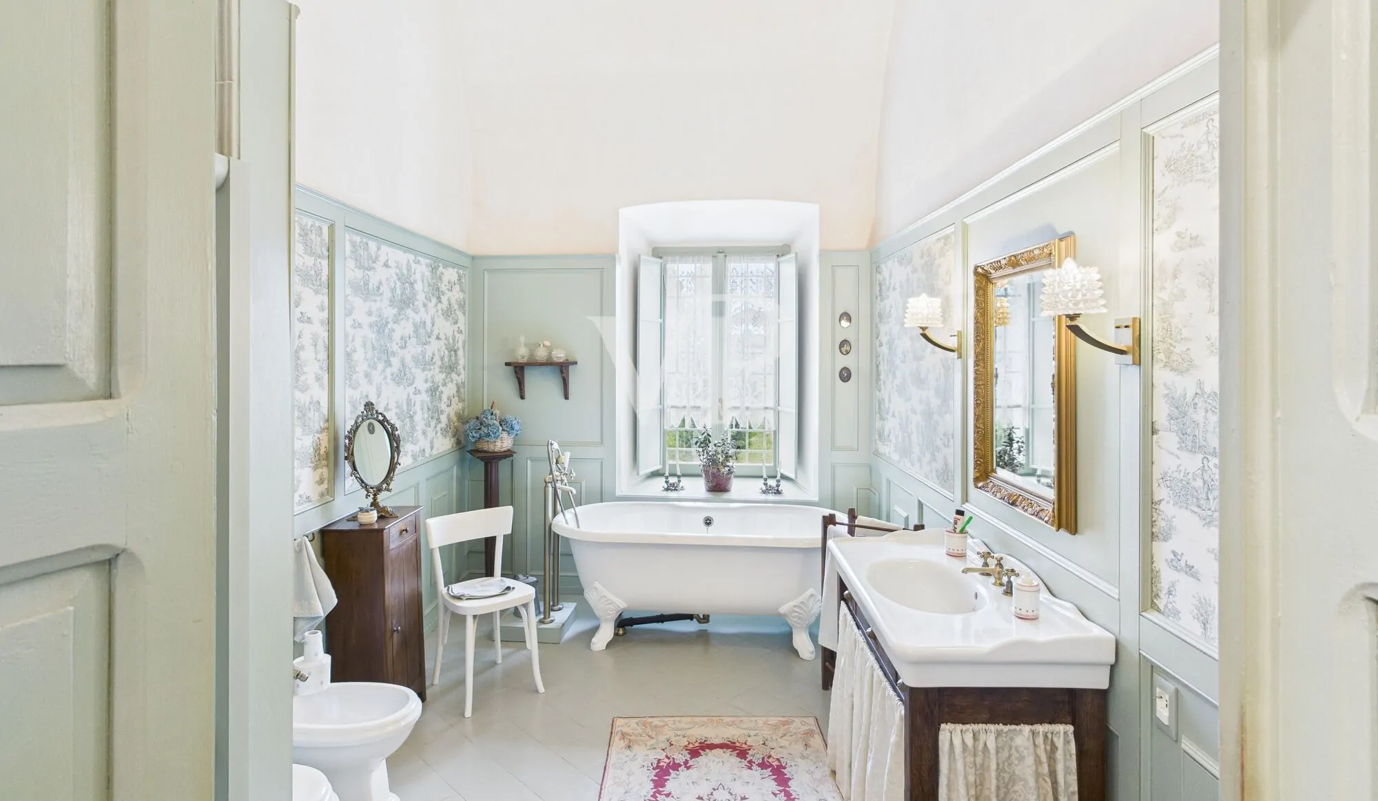 Maravilloso palacio histórico dentro de las murallas del castillo de Castellazzo Novarese