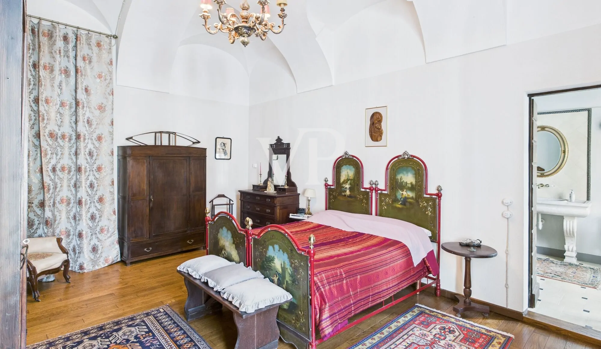 Maravilloso palacio histórico dentro de las murallas del castillo de Castellazzo Novarese